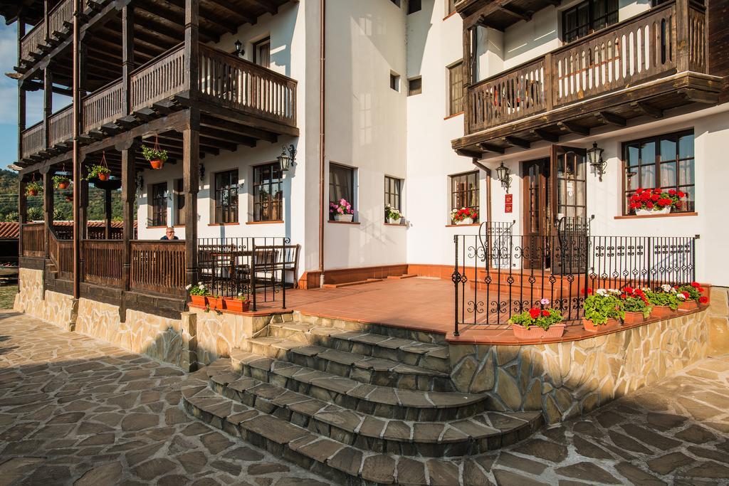 Elenski Riton Complex Sredni Kolibi Exterior photo